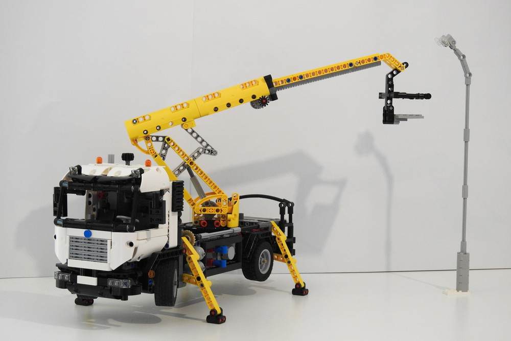 Motorized Cherry Picker