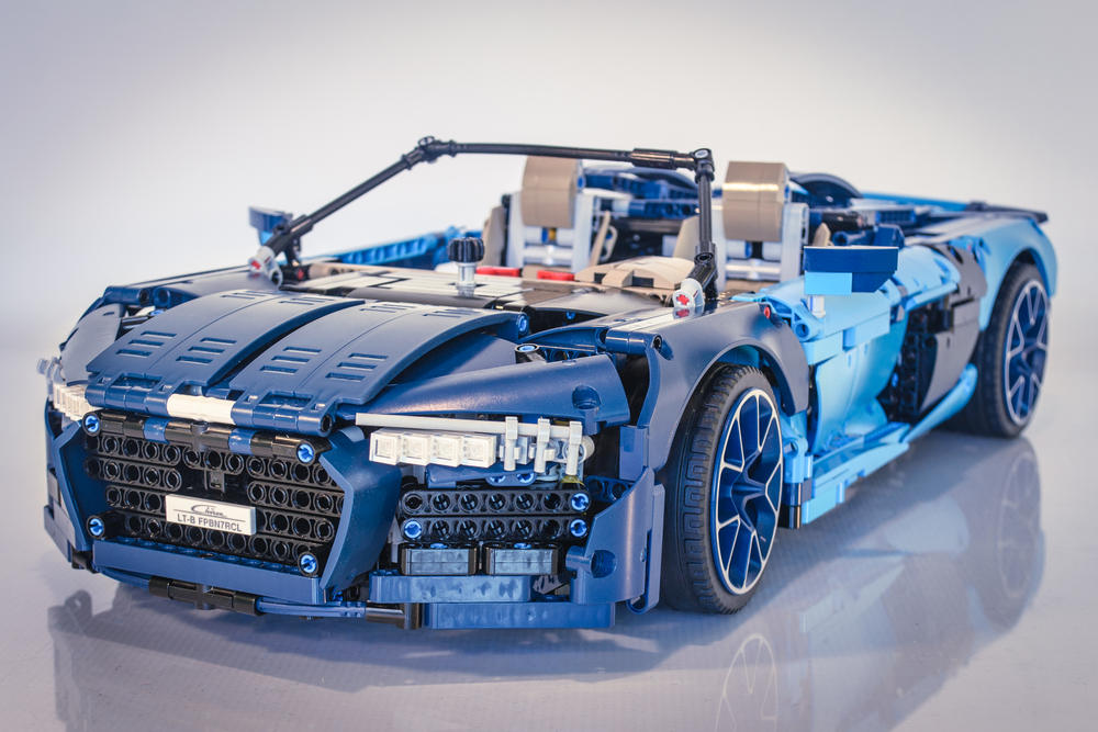 Audi R8 Spyder 42083 B Model