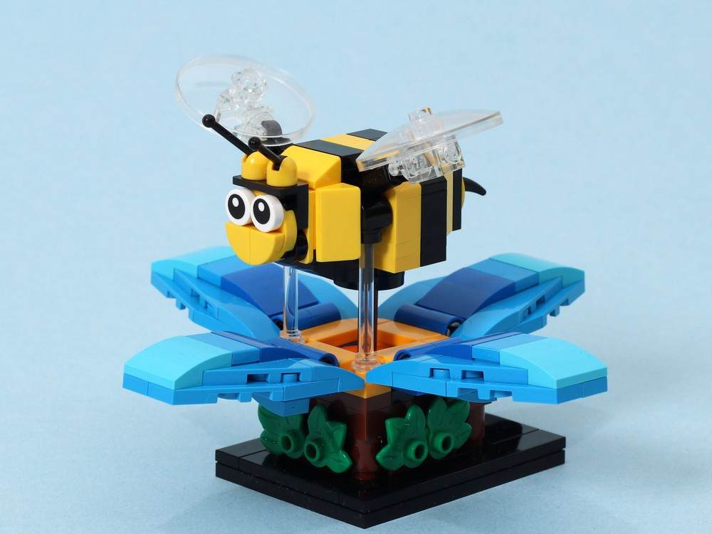 Flying HoneyBee