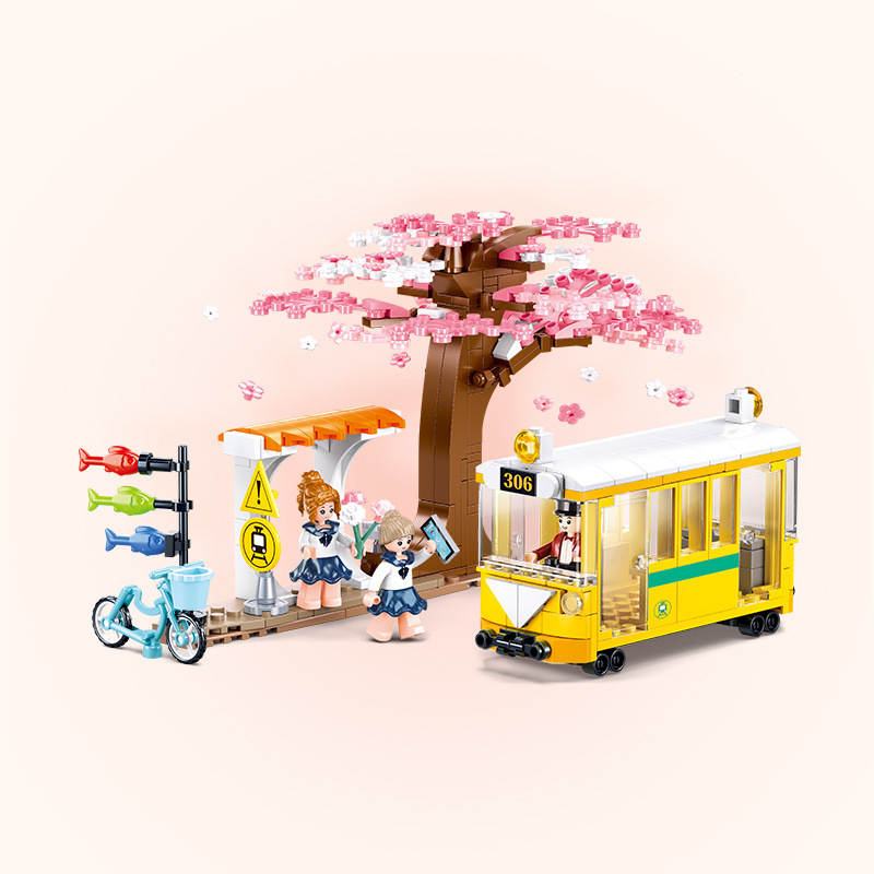幸福日记 春日樱花季:市区电车