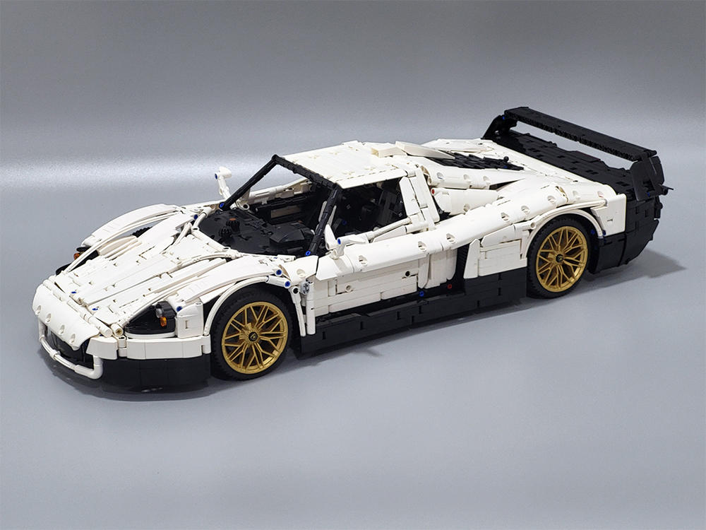 Maserati MC12 (1:8) B&W