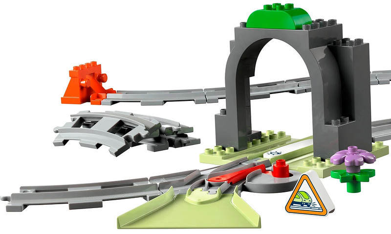 Train Tunnel and Tracks Expansion Pack